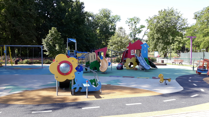Park Bajka_plac zabaw dla najmłodszych