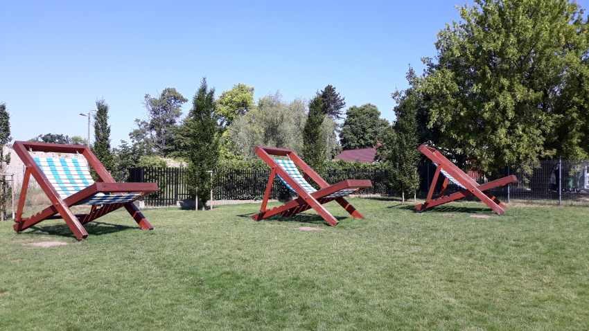 Park Bajka_leżaki