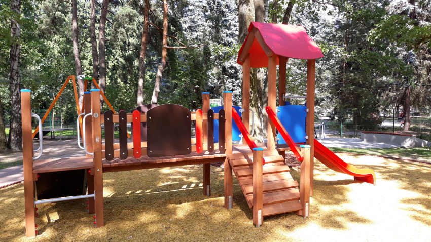 Powsin kolorowy plac zabaw