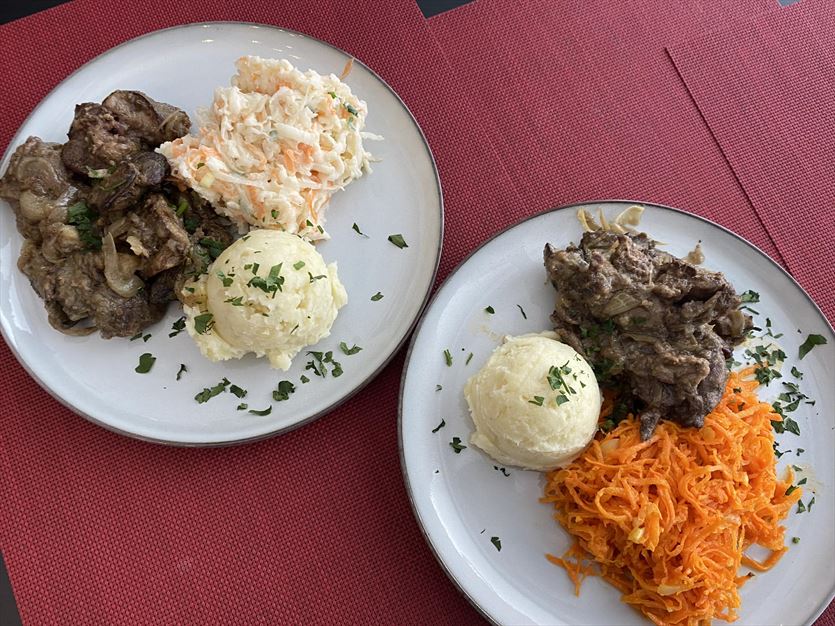 przyjazna Restauracje - kuchnie inne, Restauracja Głębokie Talerze Pizza & Bistro, Kuriany