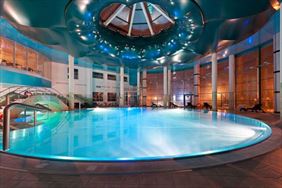 kąpiele lecznicze, Pod Tężniami im. Jana Pawła II. Klinika Uzdrowiskowa, Ciechocinek