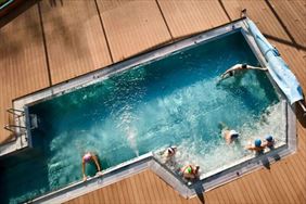 baseny w klinice, Pod Tężniami im. Jana Pawła II. Klinika Uzdrowiskowa, Ciechocinek