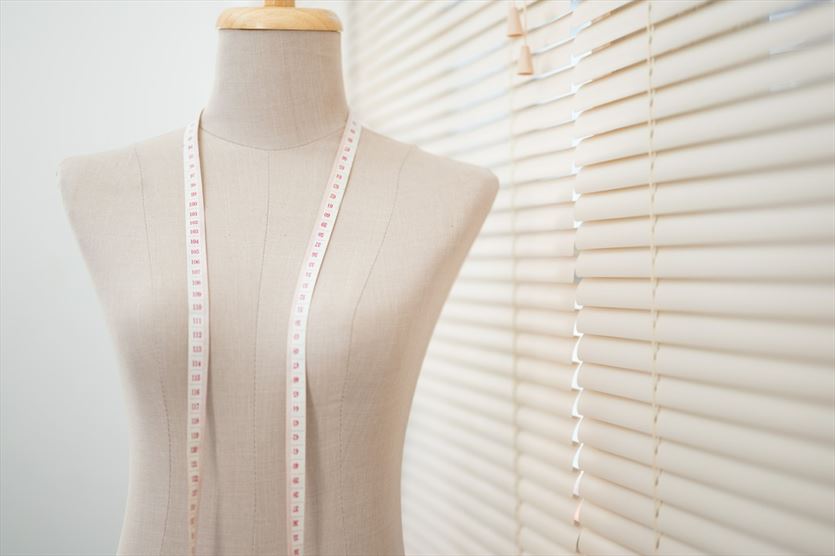 Usługi krawieckie - przeróbki i naprawa ubrań oraz szycie firan, Krawiectwo Joanna Nadolna, Chwaszczyno