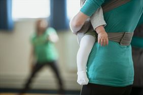 Przytulne Chustonoszenie dziecko w chuście, Przytulne Chustonoszenie Doradca Chustonoszenia, Gdańsk