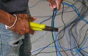 wykonywanie instalacji elektrycznych, Eltom Tomasz Zmarzły, Słupsk