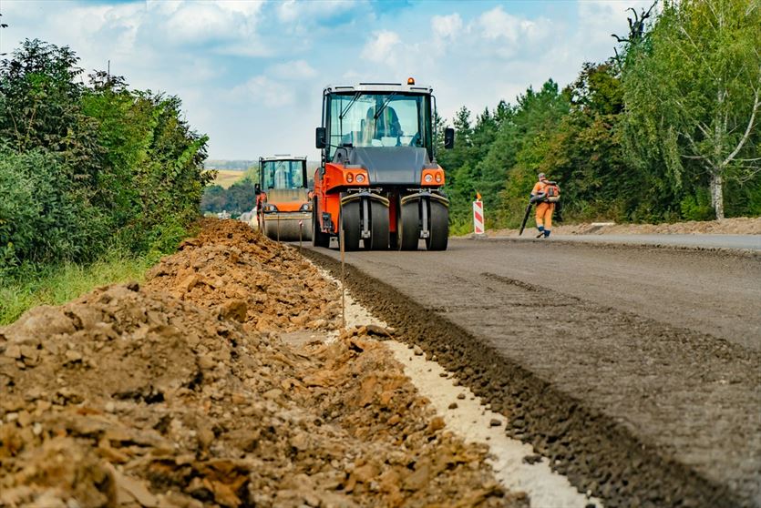 Budowa dróg i autostrad oraz wykonanie oznakowania , PW Radex Sp. z o.o., Bielsko-Biała