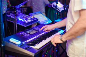 dj na imprezę, Dj Danielo - Wokalisto-Instrumentalista, Pisarzowice