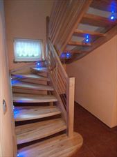 schody drewniane, Zakład Stolarski Piechaczek Janusz, Zebrzydowice