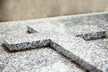 grobowiec granitowy