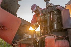 naprawa ciągnika, Czemarol Papugowie Sp. z o.o., Zbylitowska Góra