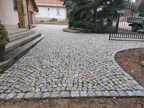 nawierzchnia z kostki brukowej, Bruk Family Bud i Bruk Elżbieta Kwoczko, Berest