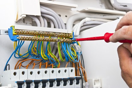 usługi elektroinstalacyjne