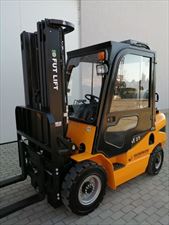 naprawy wózków widłowych przemysłowych, Fut Lift Sp. z o.o., Suchedniów