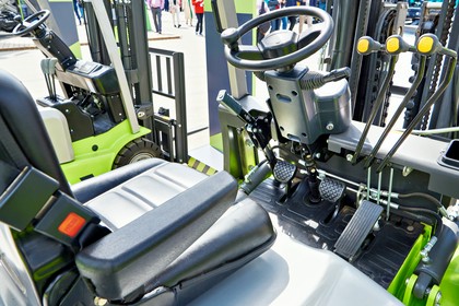 Spalinowe wózki widłowe