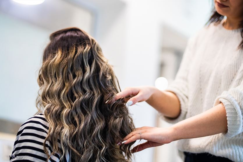 Fryzury okolicznościowe i upięcia ślubne, Ewa Machno Mister Madame Salon Fryzjerski, Kraków