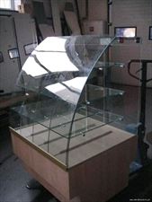 półokrągła gablota szklana, Centrum obróbki szkła, Bochnia