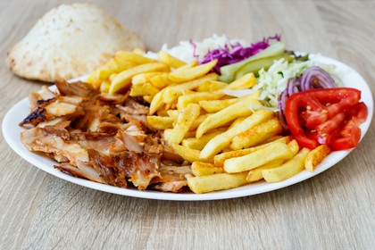 kebab na talerzu