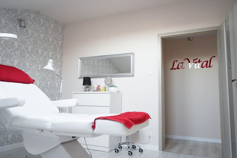Zabiegi pielęgnacyjne oraz manicure i pedicure , Gabinet Kosmetologiczny i Medycyny Estetycznej - La Vital, Łódź