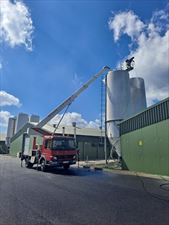 podnośnik koszowy na wynajem z operatorem, Wynajem podnośnika koszowego do 30 metrów Wysmat Tomasz Matys, Kalisz