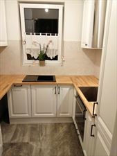 kuchnia na wymiar, Damian Piotrowski Dmp Meble, Zapolice