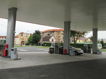 obudowy stacji paliw