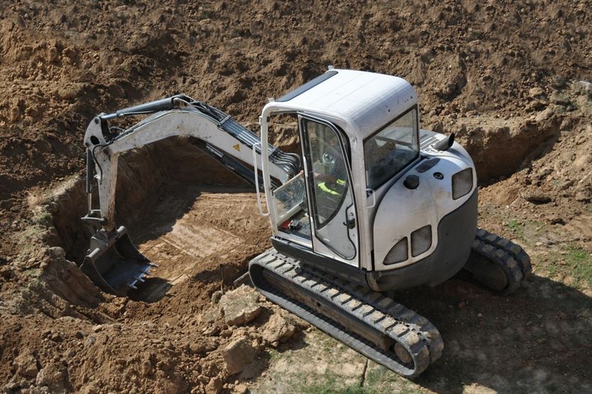 Wynajem oraz sprzedaż maszyn budowlanych - atrakcyjne ceny, Ilona Brej Przedsiębiorstwo Wielobranżowe BREJ, Mąkoszyce