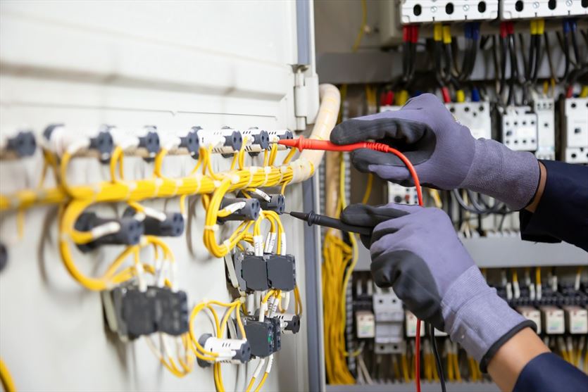 Kompleksowe instalacje elektryczne, Józef Oleniacz Usługi Elektroinstalacyjne, Darowice