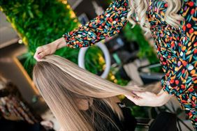 usługi fryzjerskie, Przedłużanie włosów Nano Kapsułki - Yelyzaveta Lohina Elite Hair, Lublin