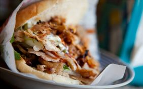 Smacznego Krosno Catering kebab w bułce, Smacznego Krosno Catering Janusz Zmarz, Korczyna