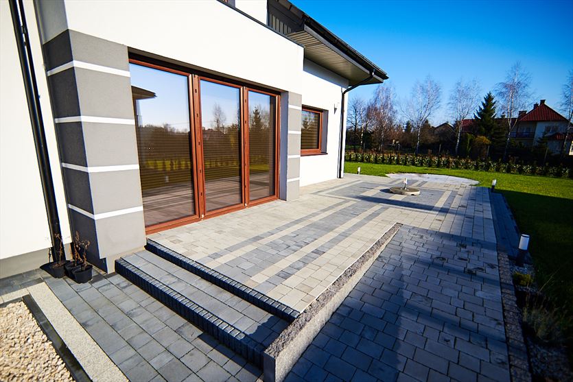 Projektowanie bruku i sprzedaż kostki brukowej, Brukland Spółka z ograniczoną odpowiedzialnością, Kozubszczyzna