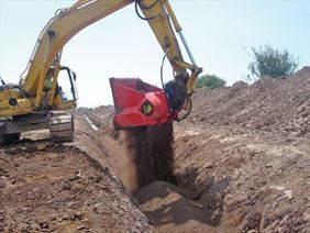 przesiewanie zasypywanie rur łyżka ALLU_RENOX, Renox Sp. k. Przedsiębiorstwo remontowo-handlowe Mirosław Wielechowski, Olsztyn