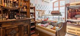 3, Zajazd Pod Kłobukiem Danuta Białaś Restauracja po Kuchennych Rewolucjach, serwująca dania kuchni regionalnej, Małdyty