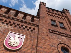 zajazd, Zajazd Pod Kłobukiem Danuta Białaś Restauracja po Kuchennych Rewolucjach, serwująca dania kuchni regionalnej, Małdyty