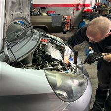 mechanik, Yaroslav Rusanov SmartHub Auto, Poznań
