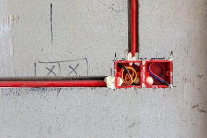 lokalizacja kabli w ścianie