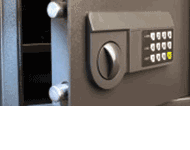 Plus Systemy zabezpieczeń bankowych Maciej Sobkowiak, Piotr Idziak