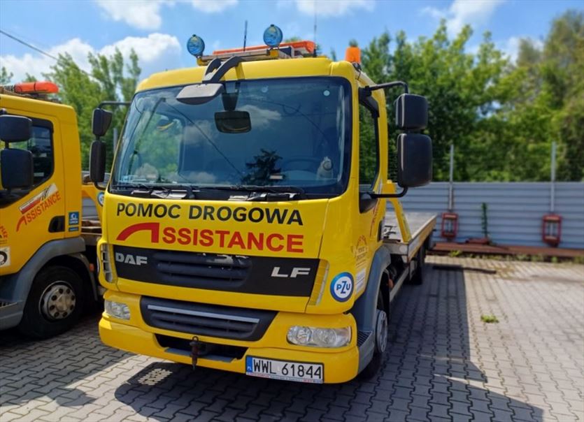 Holowanie aut i naprawy powypadkowe, Auto-Komplex Pomoc Drogowa, Dąbrowa Górnicza