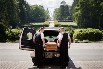 transport zmarłych