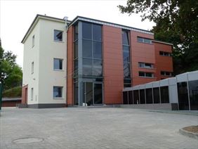 modernistyczna szatnia Pogoń Szczecin, Szponar Kompleksowe usługi budowlane, Szczecin