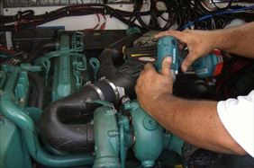 naprawa silnika, Yacht Service Piotr Krawczyszyn, Szczecin