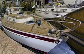 łódka w warsztacie, Yacht Service Piotr Krawczyszyn, Szczecin