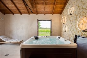 gospodarstwo agroturystyczne, winnica, Agroturystyka Maro, Trzebuń