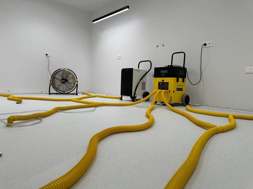 Skuteczne osuszanie pomieszczeń po zalaniu , Zero Wilgoci Jakub Cibor Lokalizacja wycieków, Radom