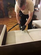 czyszczenie mebli skórzanych, usuwanie plam usuwanie zapachów, Rafał Sztwiertnia Pranie i czyszczenie tapicerki ,dywanów i wykładzin, Strzeniówka