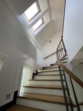 Malowanie klatki, Global Renovation Sp. z o.o., Łomianki