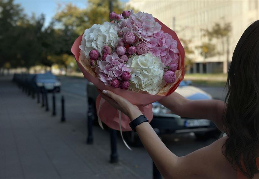 Kompozycje kwiatowe na prezent, Fine Flower Amina Zhumaniiazova, Warszawa