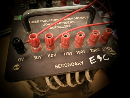 Regulatory napięcia