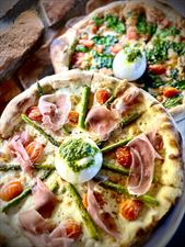 pizza, Pizzeria - La Familia, Zalesie Górne