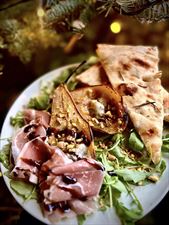 pizzeria, Pizzeria - La Familia, Zalesie Górne