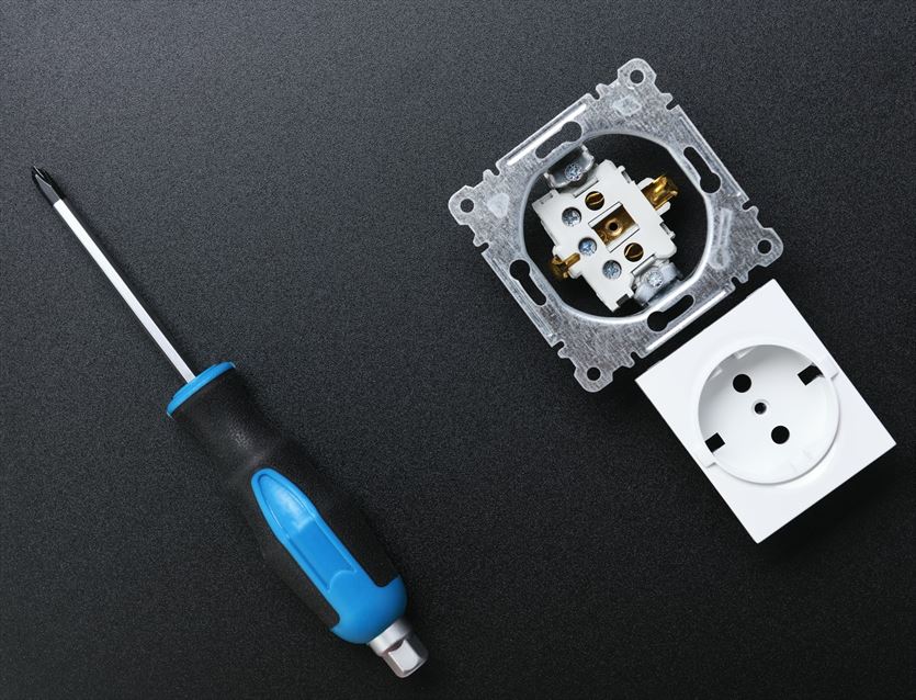 Montaż i serwis instalacji elektrycznych, Ma-Gi Uslugi Elektryczne Mariusz Gilewski FHU, Bronisze